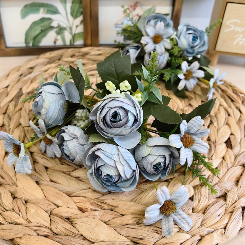 Искусственные цветы в Ижевске | Цветы искусственные «Камелии с мелкоцветом», голубые, букет
